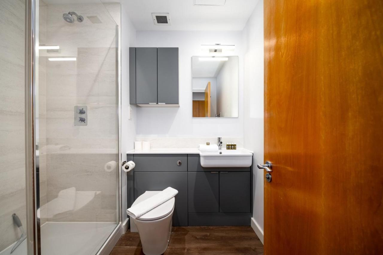 Modern & Spacious 2 Bedroom In Central ลอนดอน ภายนอก รูปภาพ