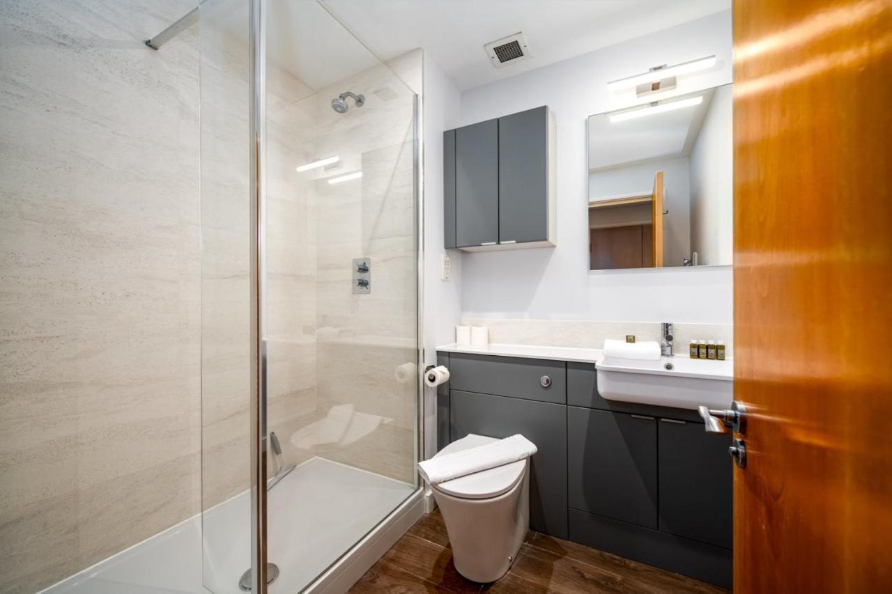 Modern & Spacious 2 Bedroom In Central ลอนดอน ภายนอก รูปภาพ